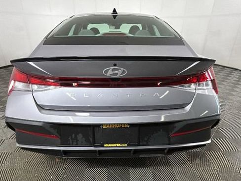 Certified 2025 Hyundai Elantra Sport FWD image 4