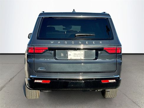 Used 2023 Jeep Wagoneer 4WD image 6