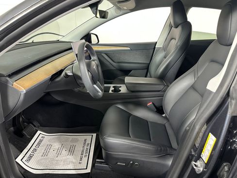 Used 2024 Tesla Model Y Long Range AWD/4WD image 19