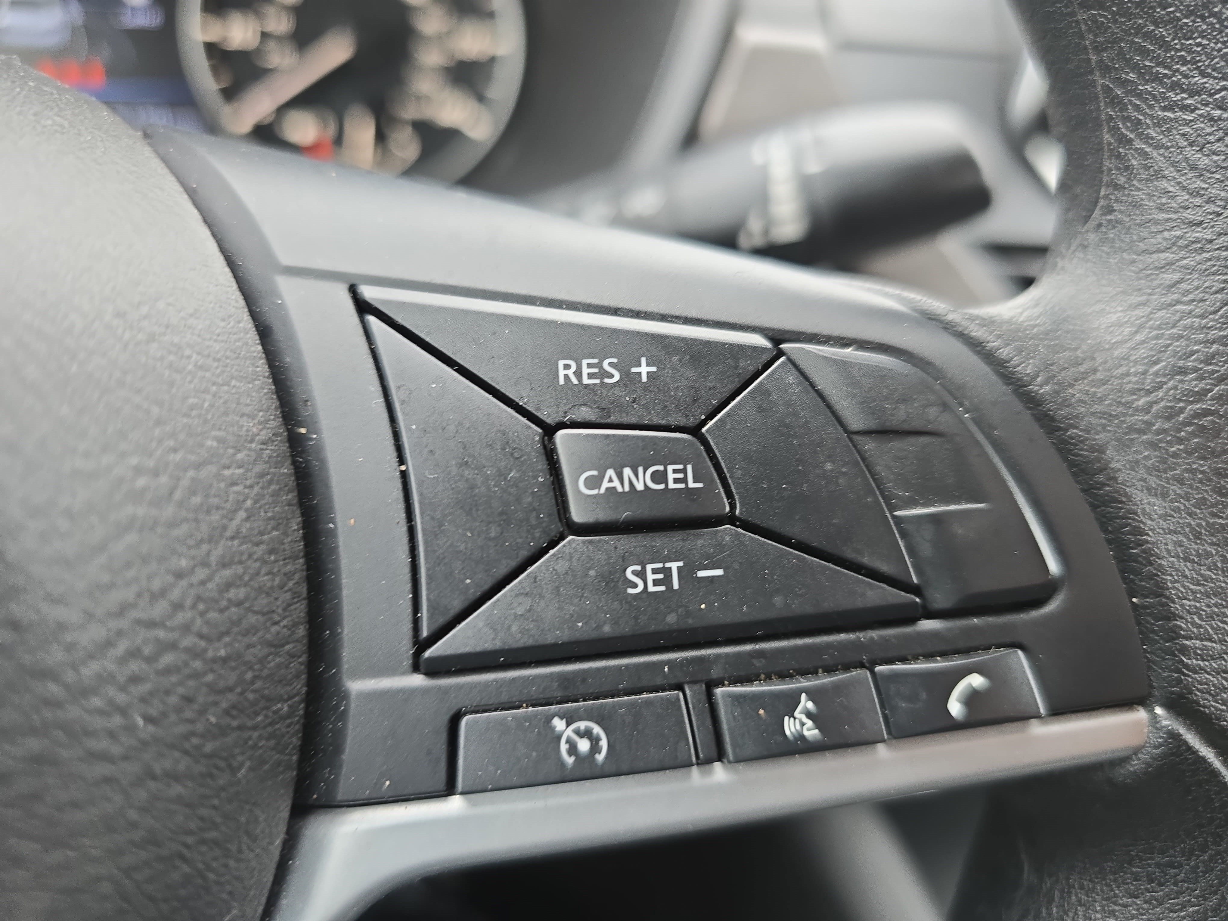 Used 2025 Nissan Altima 2.5 SV FWD image 17