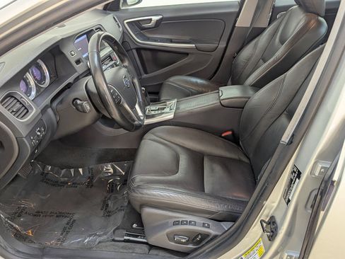 Used 2012 Volvo S60 T5 image 24