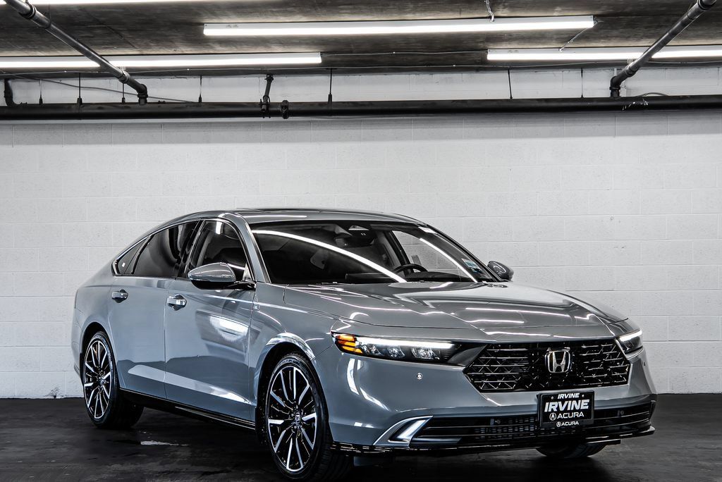 Used 2024 Honda Accord Touring image 7