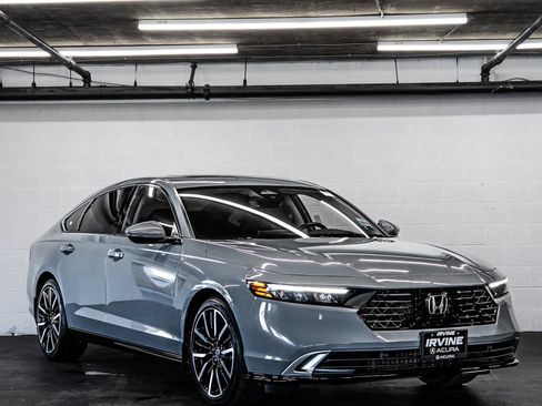Used 2024 Honda Accord Touring image 7