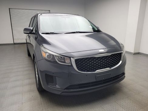Used 2017 Kia Sedona LX w/ LX Essentials Premium Package FWD image 14