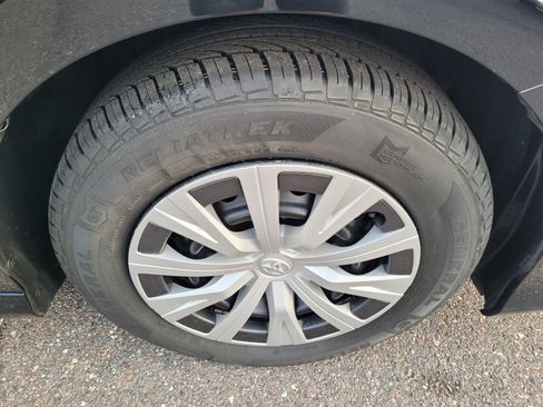 Certified 2023 Toyota Camry LE image 17