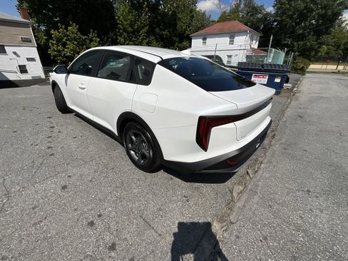 Used 2025 Kia K4 LXS image 4