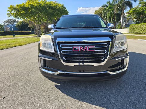 Used 2017 GMC Terrain SLT image 2