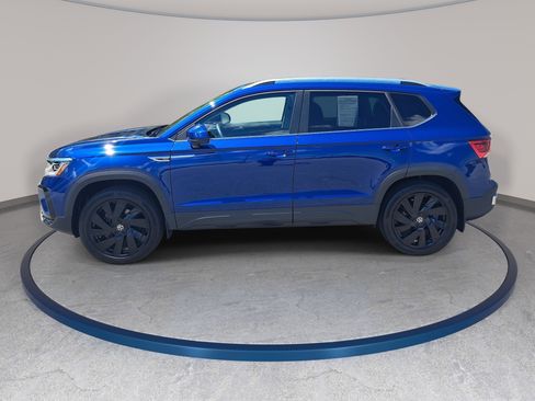 Used 2024 Volkswagen Taos SEL AWD/4WD image 8
