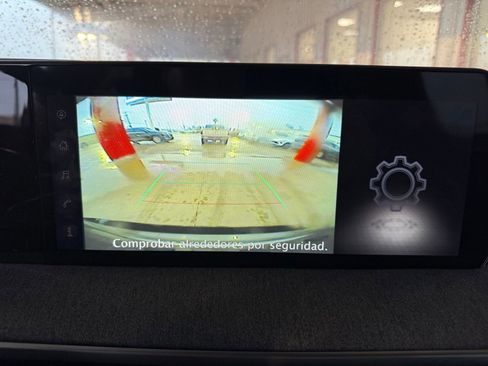 Used 2025 Nissan Kicks SV FWD image 8