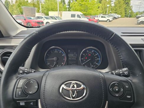 Used 2016 Toyota RAV4 XLE AWD/4WD image 27