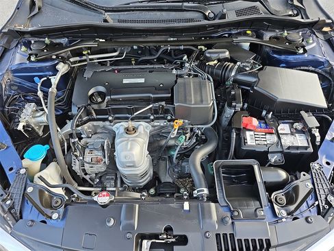 Used 2017 Honda Accord Sport image 28