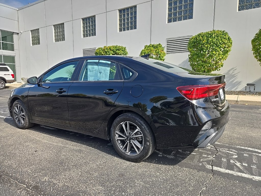 Used 2024 Kia Forte LXS w/ LXS Technology Package FWD image 6