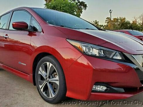 Used 2019 Nissan Leaf SV w/ SV Technology Package image 8