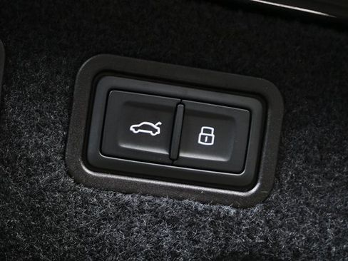 Used 2022 Audi A8 L 3.0T image 30