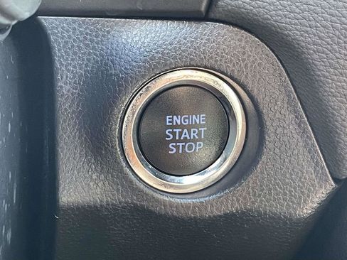 Used 2021 Toyota RAV4 XLE FWD image 30