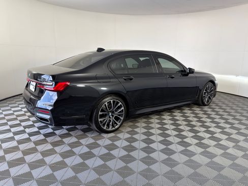 Used 2020 BMW 750i xDrive w/ Executive Package image 9