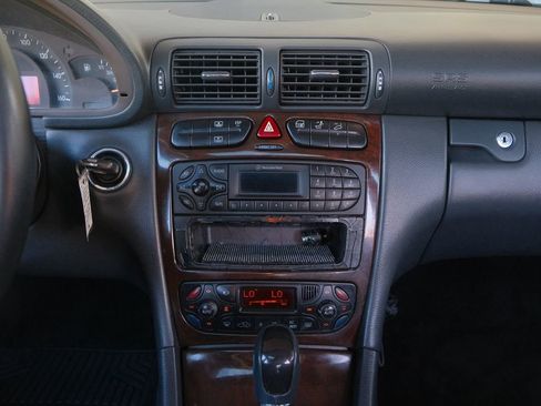 Used 2002 Mercedes-Benz C 320 Sedan image 19