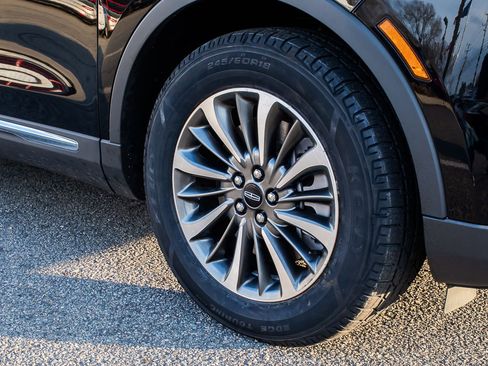 Used 2023 Lincoln Nautilus AWD w/ Premium Package image 8