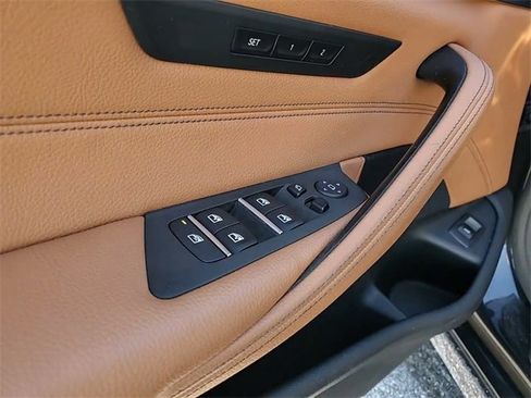 Used 2021 BMW 540i xDrive w/ Convenience Package image 11