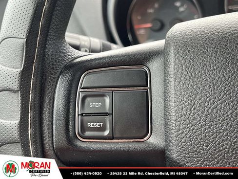 Used 2013 Dodge Avenger SE FWD image 25