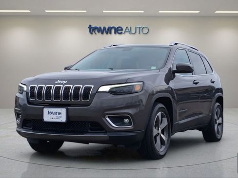 Used 2019 Jeep Cherokee Limited w/ Trailer Tow Group AWD/4WD image 1