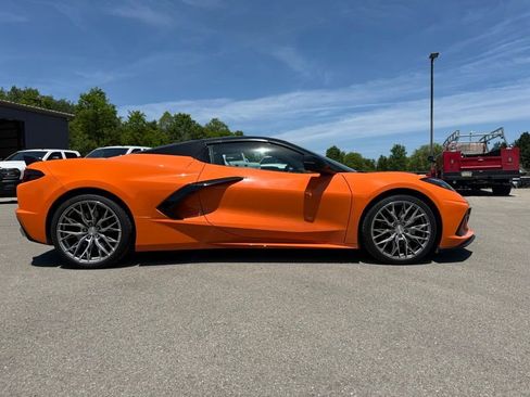 Used 2023 Chevrolet Corvette Stingray Preferred Conv w/ Z51 Performance Package RWD image 5