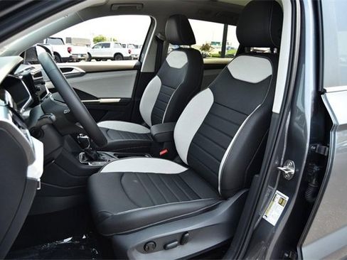 New 2025 Volkswagen Taos SEL image 19