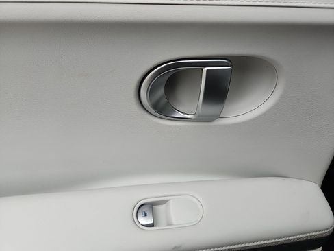 Used 2022 Hyundai Ioniq 5 Limited image 26