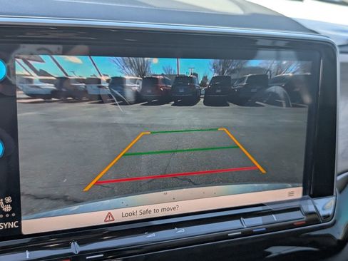 Used 2025 Volkswagen Atlas SE image 14