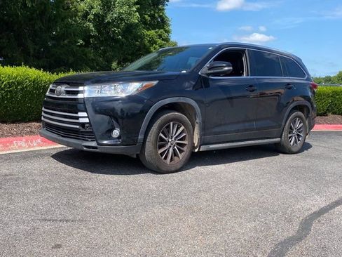 Used 2019 Toyota Highlander XLE FWD image 9