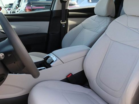 New 2026 Hyundai Tucson SE image 10