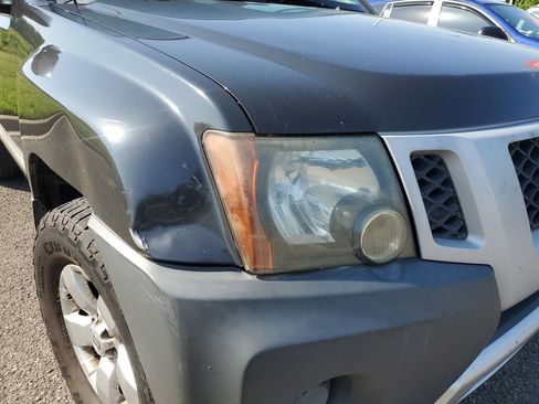 Used 2015 Nissan Xterra X RWD image 2