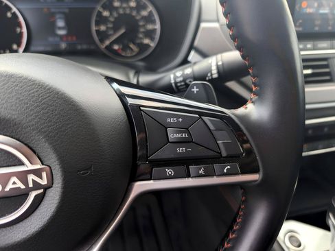 Used 2025 Nissan Altima 2.5 SR FWD image 16