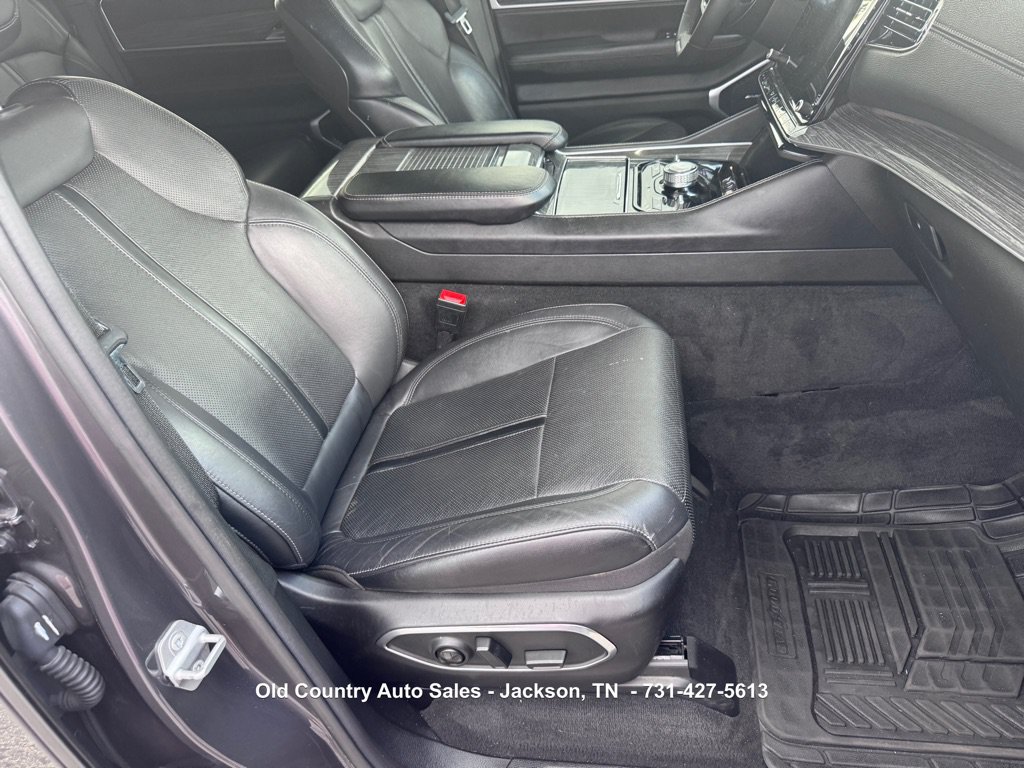 Used 2022 Jeep Wagoneer Series III AWD/4WD image 22
