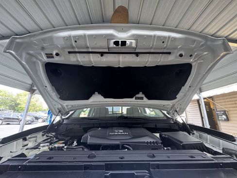 Used 2018 Nissan Titan SV w/ SV Convenience Package AWD/4WD image 44