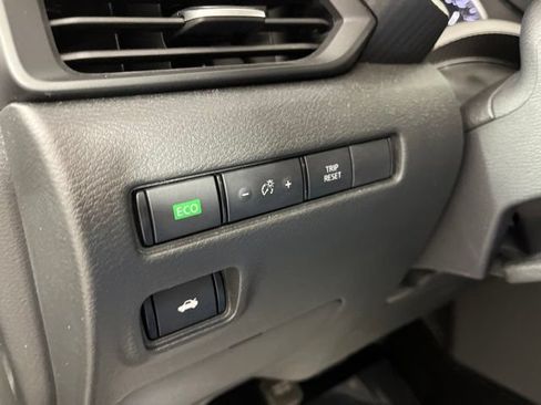 Used 2024 Nissan Sentra S FWD image 31