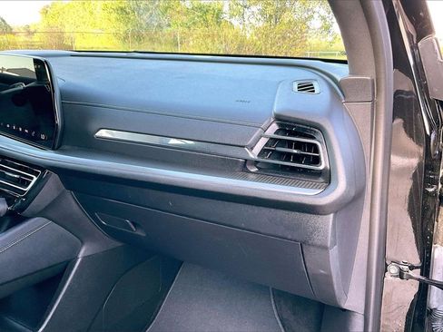 Certified 2025 Chevrolet Traverse LT image 23