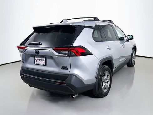 Used 2024 Toyota RAV4 XLE AWD/4WD image 7