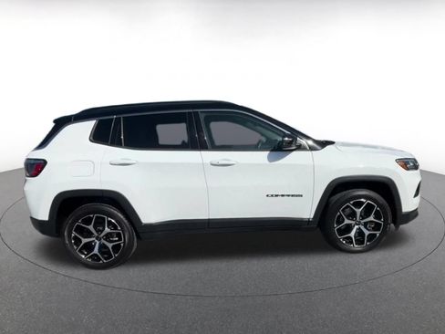 Used 2025 Jeep Compass Limited AWD/4WD image 15