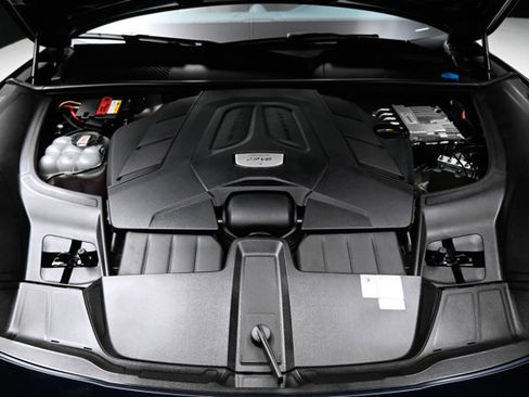 Used 2022 Porsche Cayenne S image 6