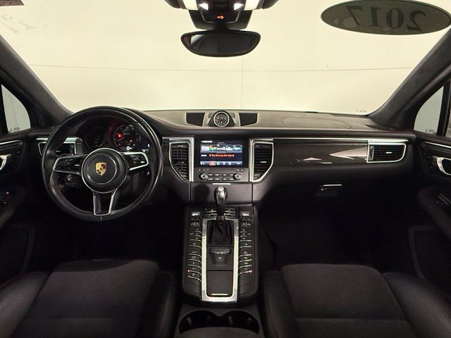 Used 2017 Porsche Macan Turbo AWD/4WD image 16