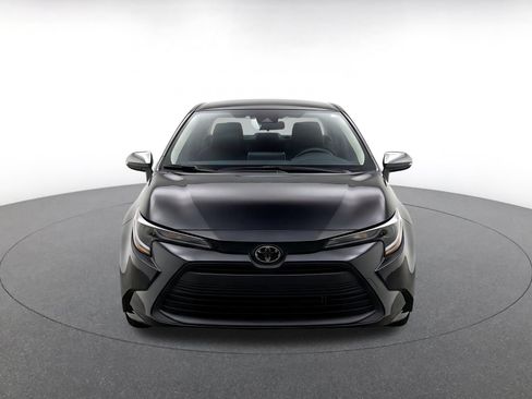 Used 2025 Toyota Corolla LE FWD image 2