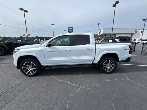 Used 2023 Chevrolet Colorado Z71 w/ Z71 Convenience Package 2 image 9