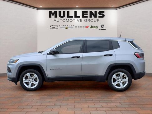 Used 2023 Jeep Compass Sport image 8