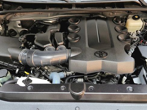 Used 2018 Toyota 4Runner TRD Off-Road image 28