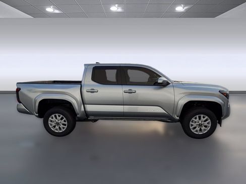 Used 2026 Toyota Tacoma SR5 AWD/4WD image 8