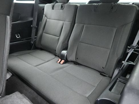 Certified 2023 Ford Explorer XLT RWD image 21