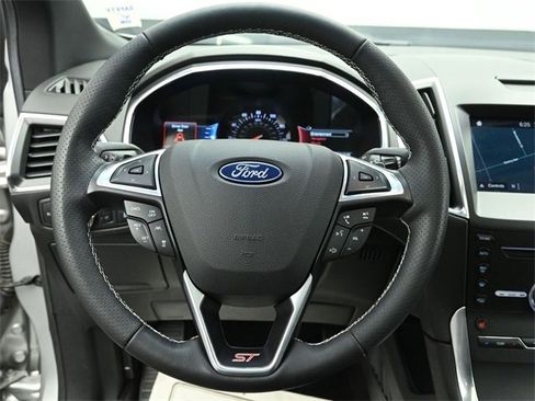 Certified 2019 Ford Edge ST w/ Convenience Package image 15