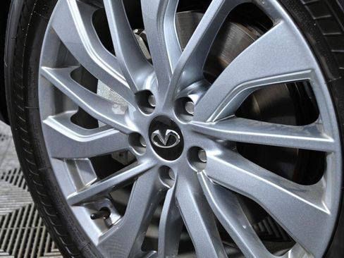 Certified 2025 INFINITI QX50 Pure image 32