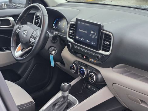 Certified 2023 Hyundai Venue SEL image 10